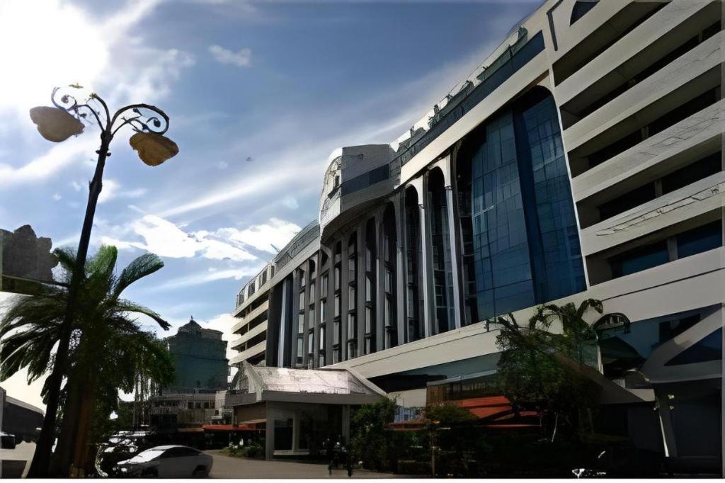 The Centrepoint Hotel Bandar Seri Begawan Zewnętrze zdjęcie