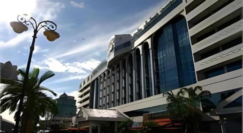 The Centrepoint Hotel Bandar Seri Begawan Zewnętrze zdjęcie